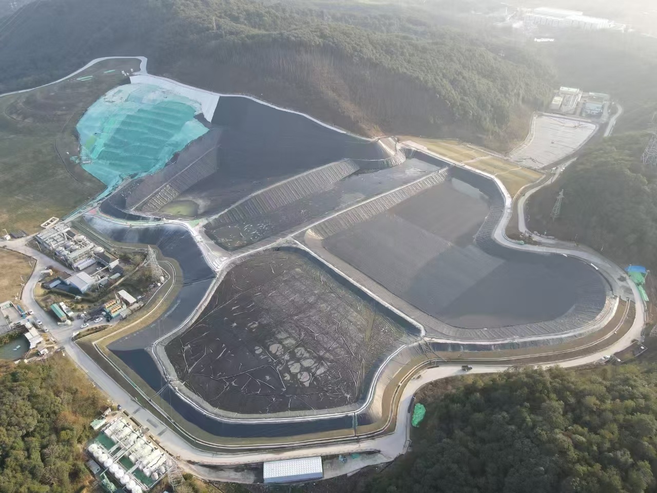 غشاء أرضي من البولي إيثيلين عالي الكثافة